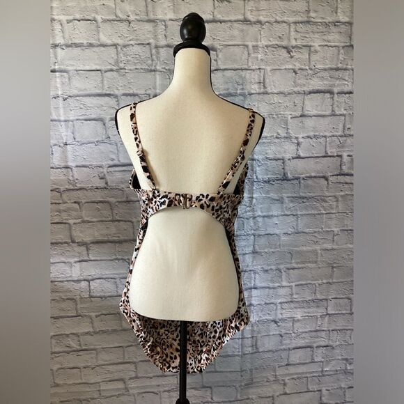 Time and Tru - Women’s Plus Brown/Black/White Animal Print Swimsuit - 2X - Picture 2 of 4